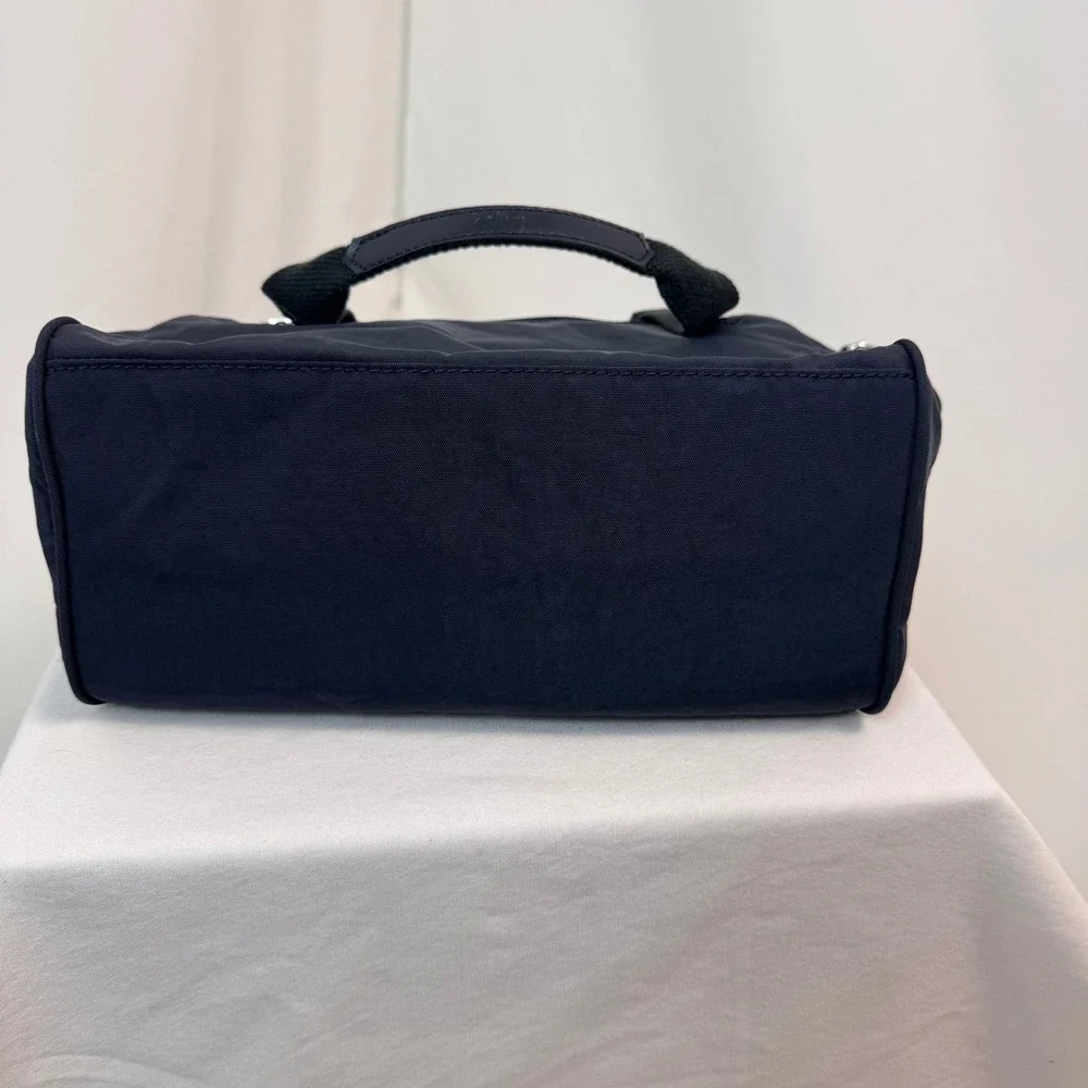 Kipling satchel blends